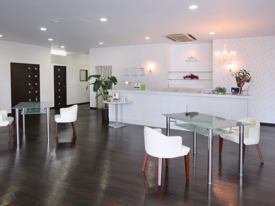 光の森店_内観_待合室