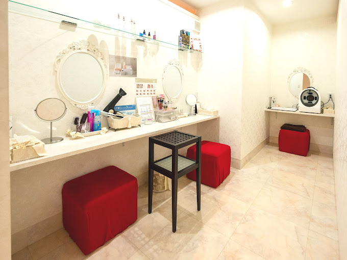 名古屋駅前店内観_メイクルーム