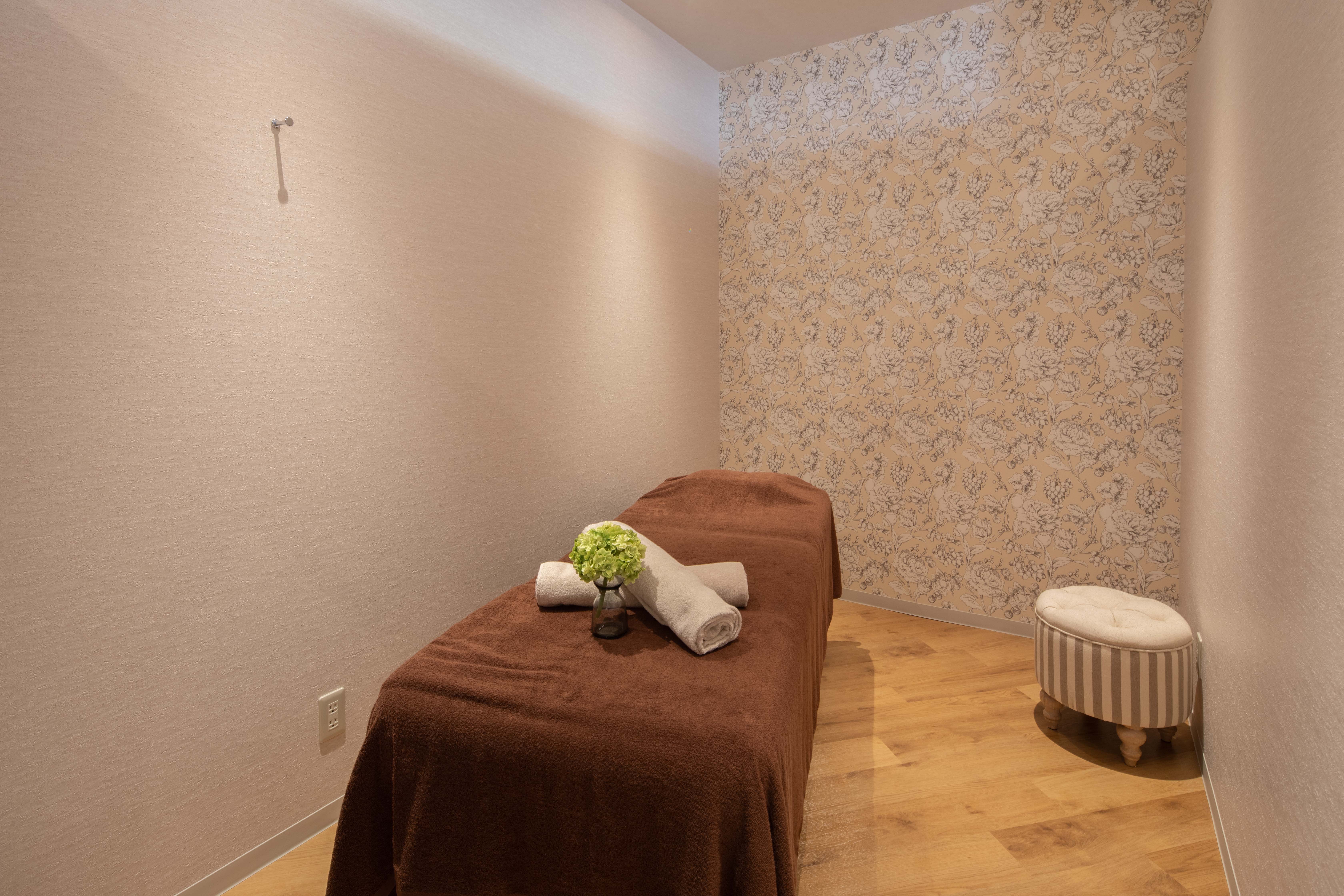 川崎駅前店内観②