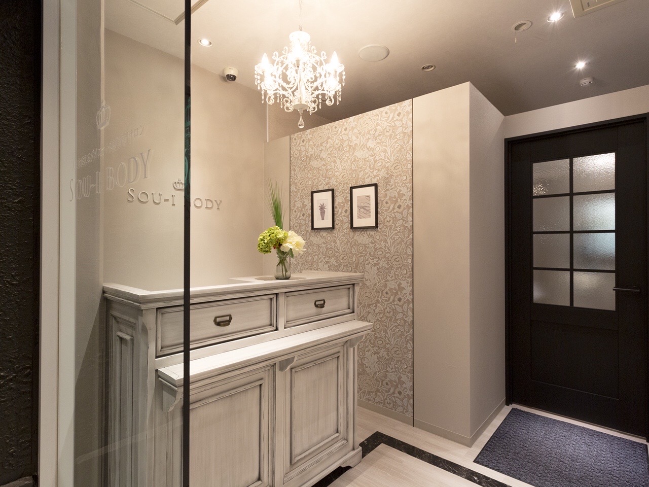 川崎駅前店内観③