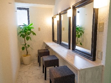 横浜西口店内観②